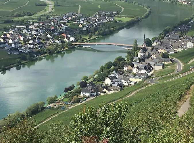 Holiday home Eifel-moezelhuis